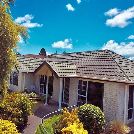 Tui House Villa Lago Lago Taupo Esterno foto