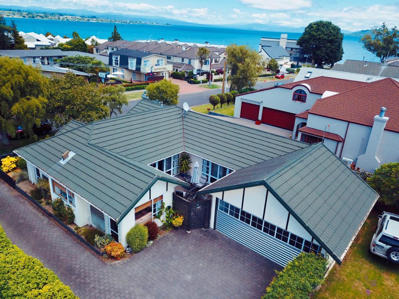Tui House Villa Lago Lago Taupo Esterno foto